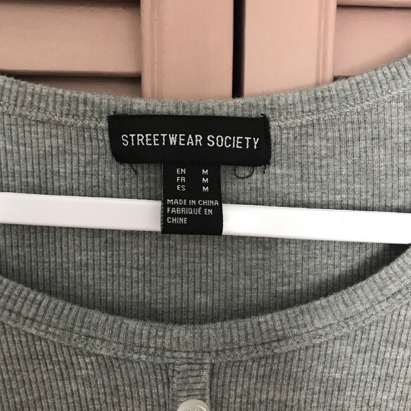 Grey button down shirt - Picture 2 of 2